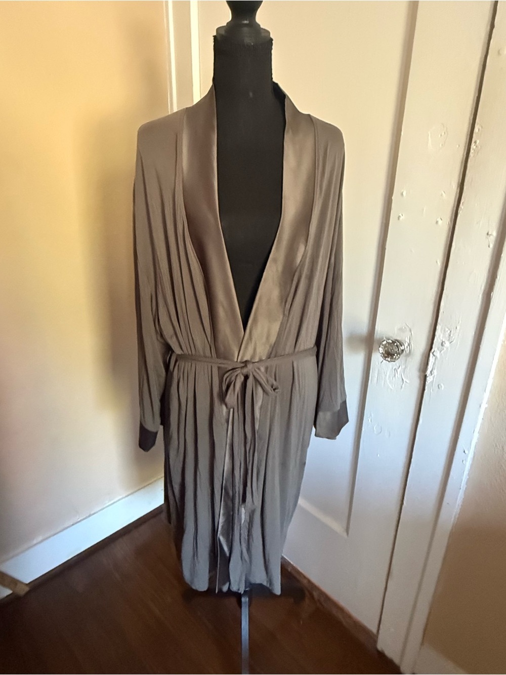 Faceplant Dreams Earl Gray Bamboo Kimono Lounge Wrap Robe Belt Grey Satin Trim